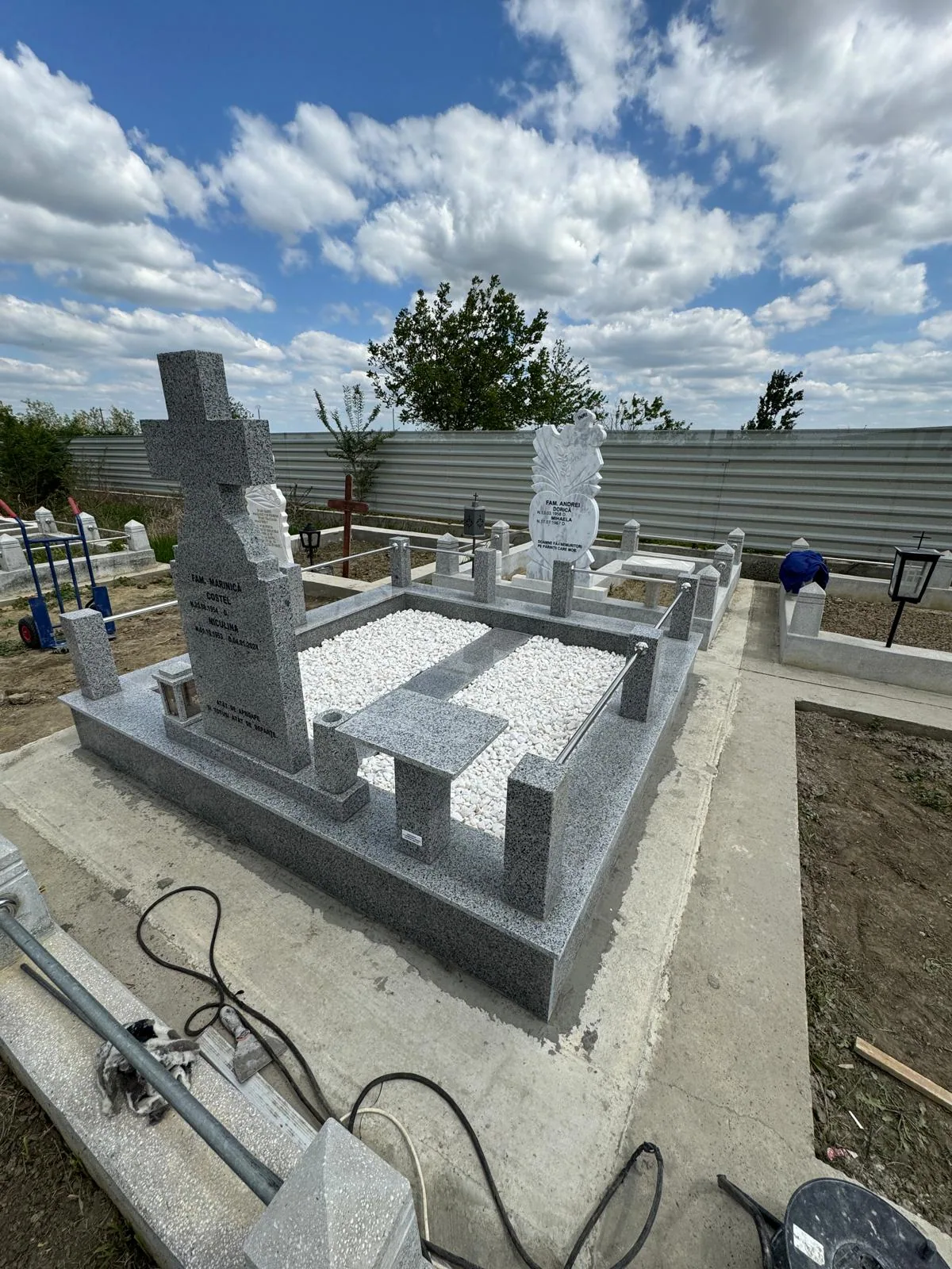 Amenajare loc de veci — cimitir Odobești
